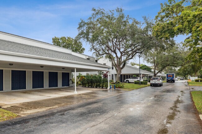 Foto del edificio - 6165 Old Court Rd