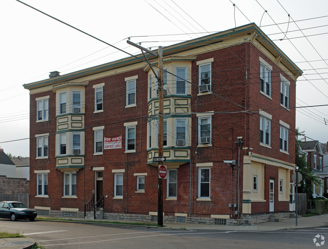 Primary Photo - 1900-1902 Garrard St