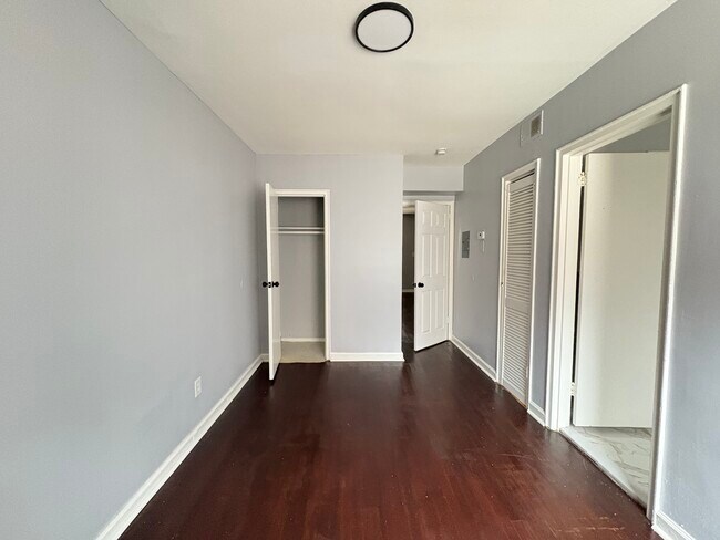 143 N Walnut St 3 - 140 N Walnut St