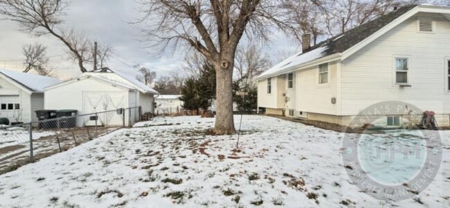Building Photo - A "Must See" 2bd/1ba Beautiful home!