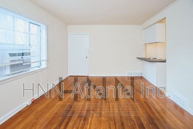 Building Photo - 1347 Briarwood Dr NE