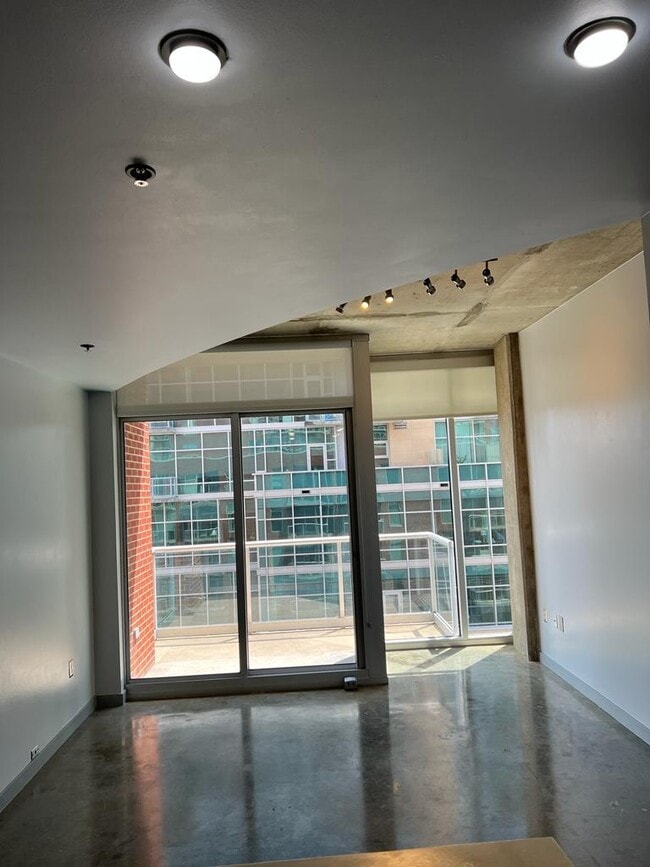 Living Room Windows and Nook - 600 12th Ave S
