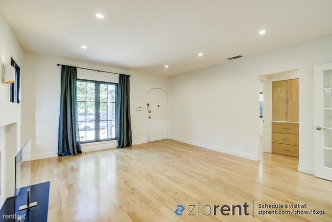 Building Photo - 3 br, 2.5 bath House - 828 North Spaulding...