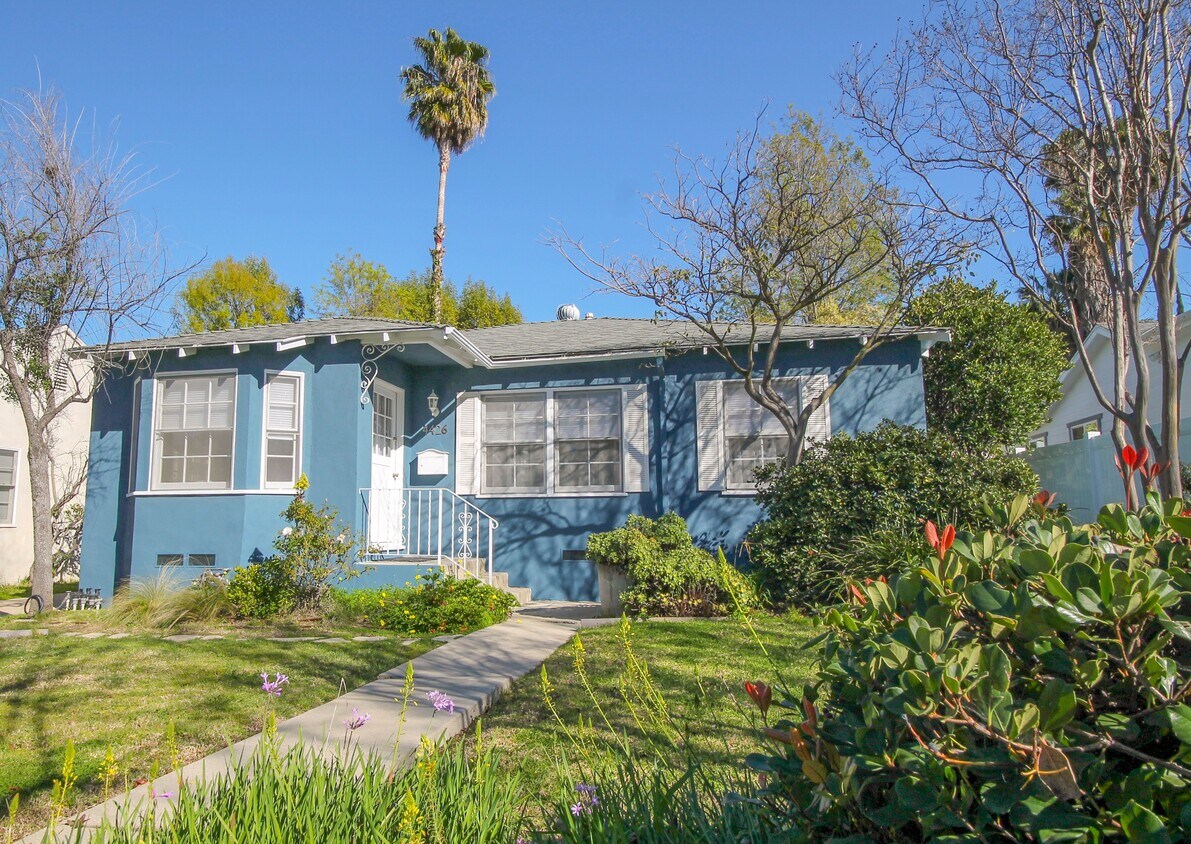 Primary Photo - 4426 Calhoun Ave