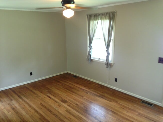 Building Photo - 1407 Sevier Ct