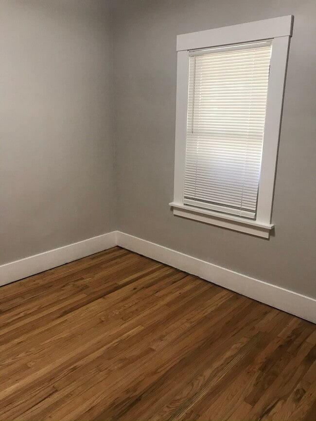 Bedroom - 3702 N 70th Ave