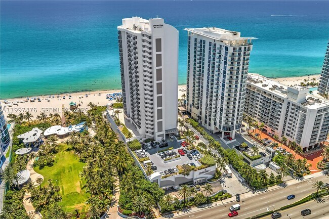 Building Photo - 17375 Collins Ave