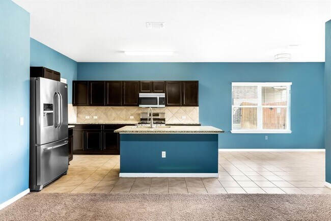 Building Photo - 1702 Deodara Dr