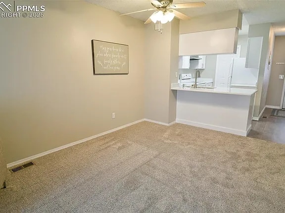 Área de comedor - 3342 Queen Anne Way