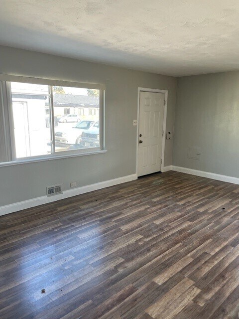 Foto principal - 2730 Madison St