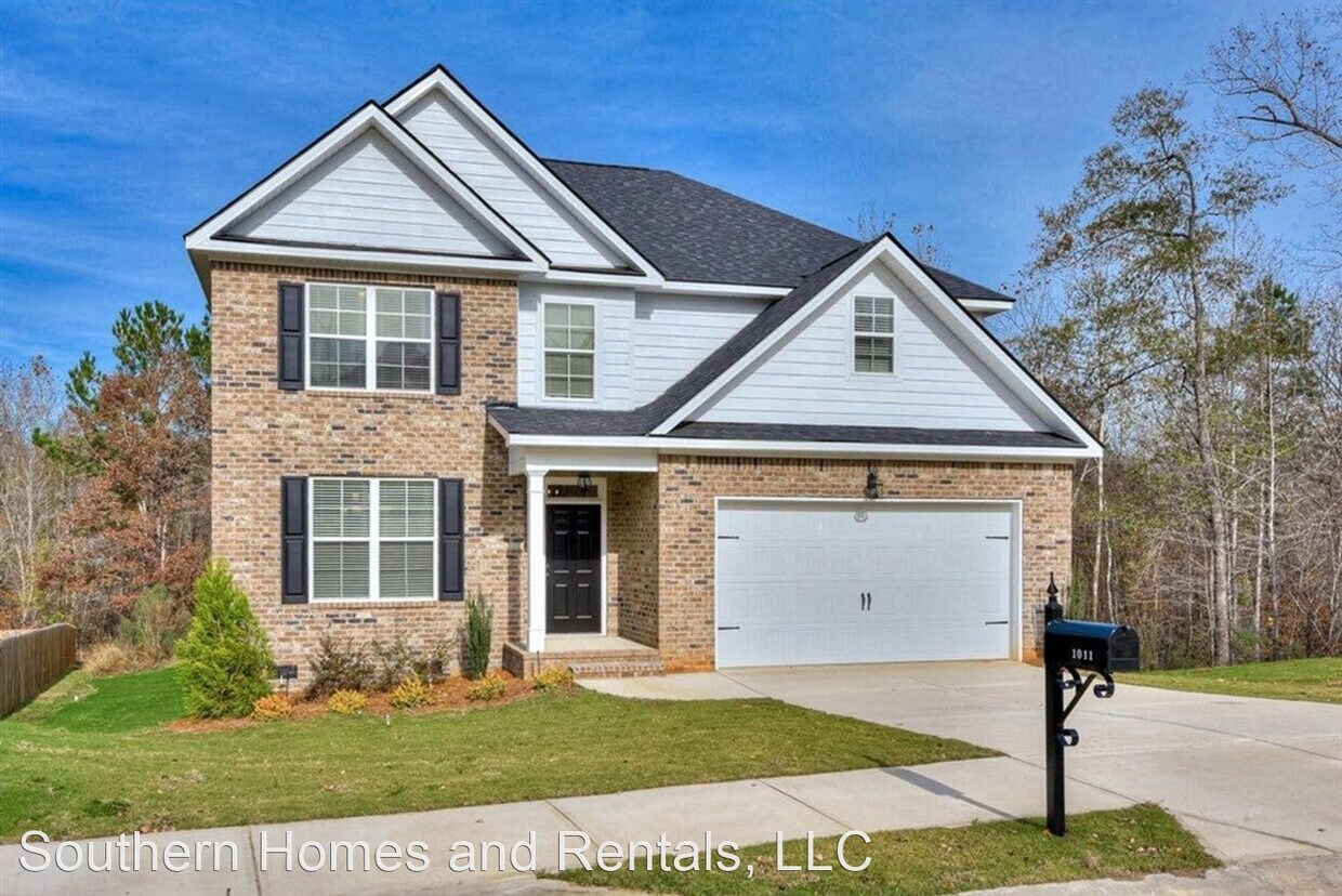 4 br, 2.5 bath House 1011 Spotswood Circle House Rental in Evans