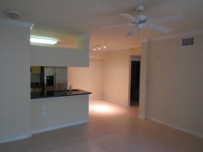 Building Photo - 6492 Emerald Dunes Dr