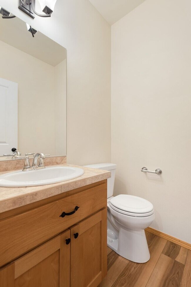 Foto del edificio - Well Maintained Bothell 4 Bedroom 2.5 Bath Home - Fantastic School District