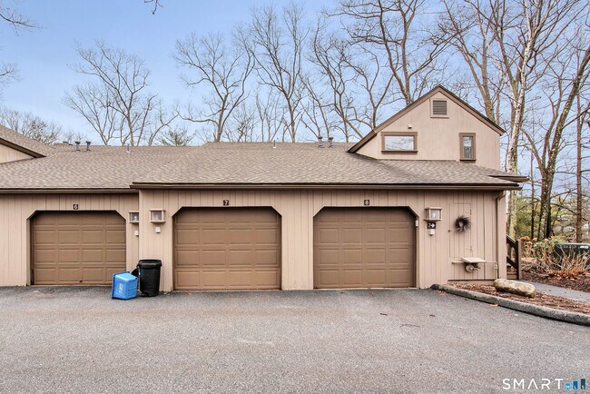 Foto del edificio - 7 Cottonwood Dr