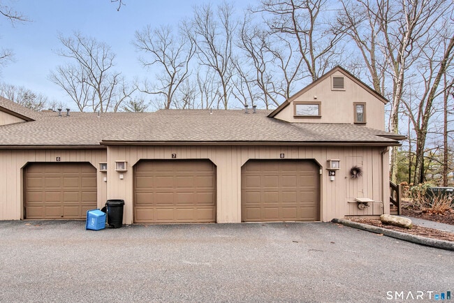 Building Photo - 7 Cottonwood Dr