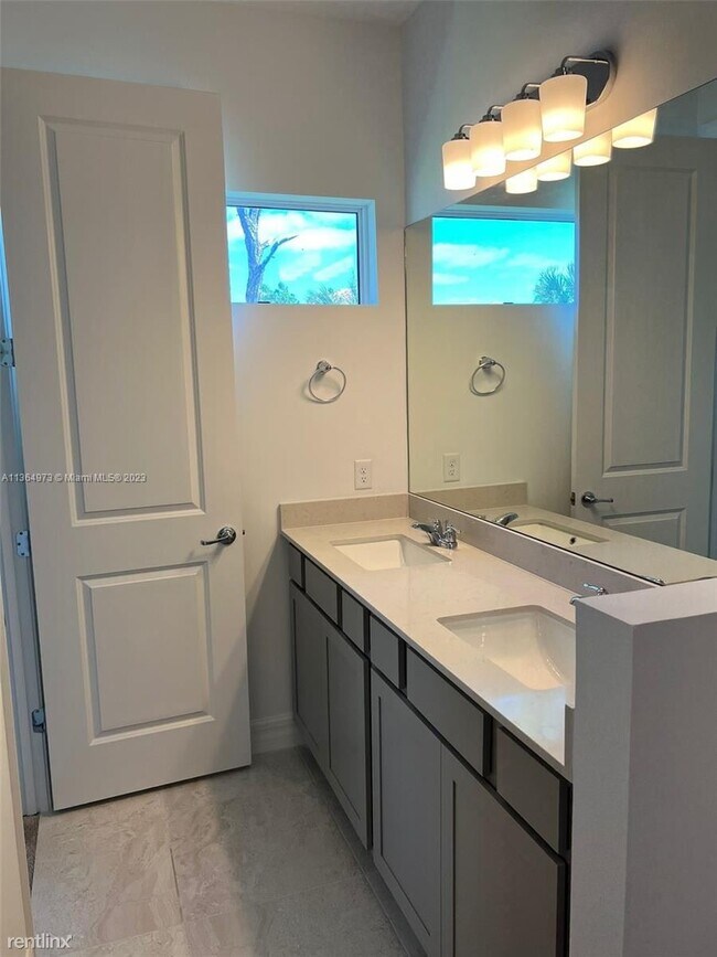 Building Photo - 3 br, 2.5 bath House - 6121 Rancho