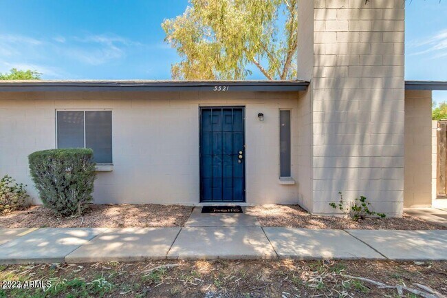 Building Photo - 3321 S Parkside Dr