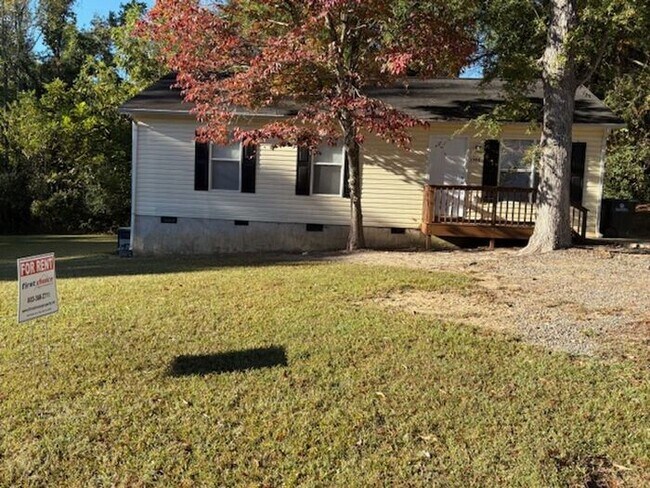 Foto del edificio - Recently Updated 3 Bedroom 1 Bath Home in ...