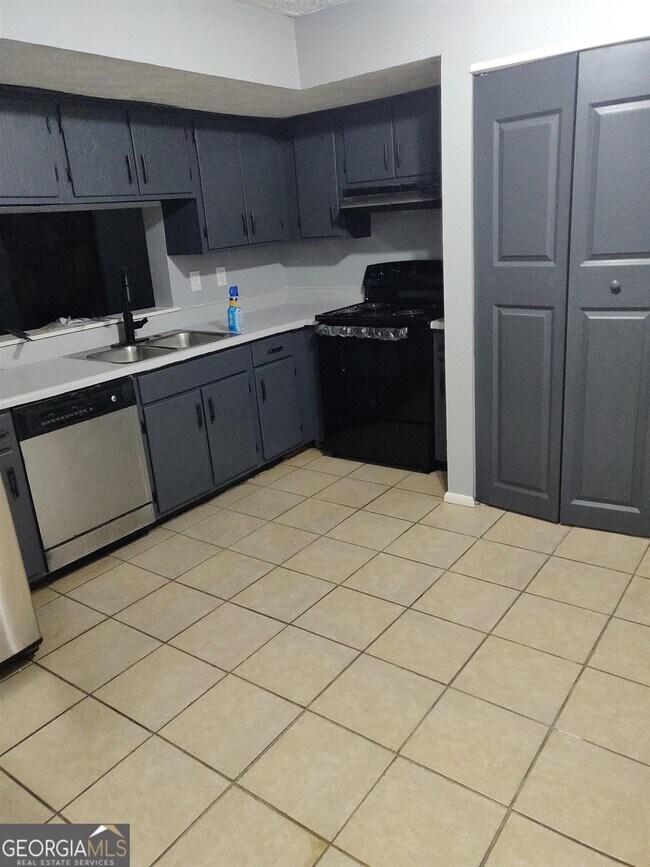 Foto del edificio - 5563 Marbut Rd