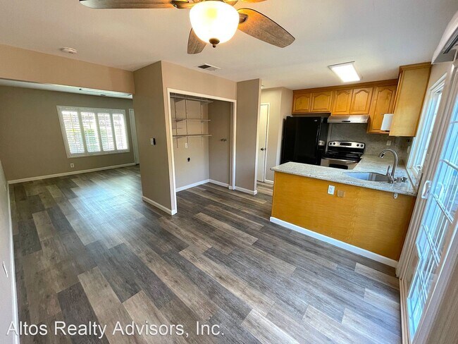 2 br, 1.5 bath House - 460 Don Correlli Ct photo'