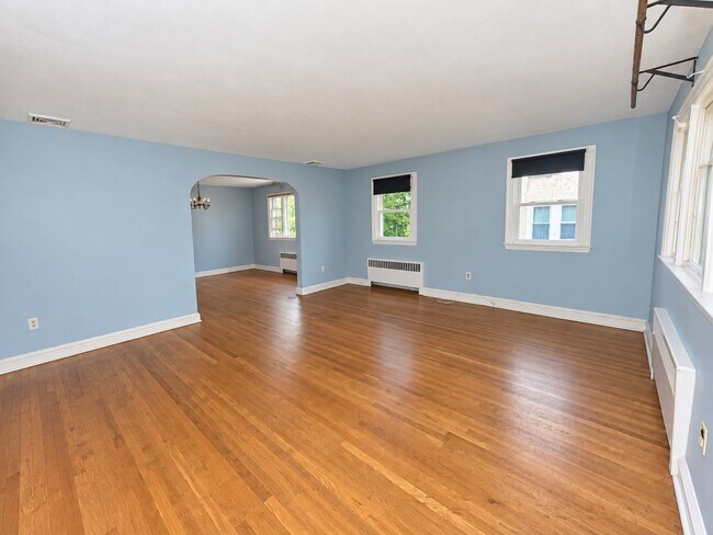 Building Photo - 6797 Lawnton St