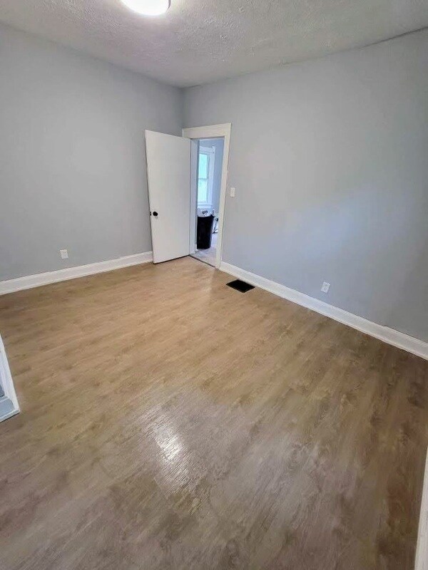 Foto del edificio - 115 W Blanche St