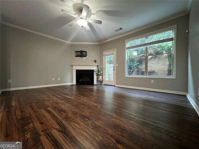 Foto del edificio - 6996 Kingswood Run Dr