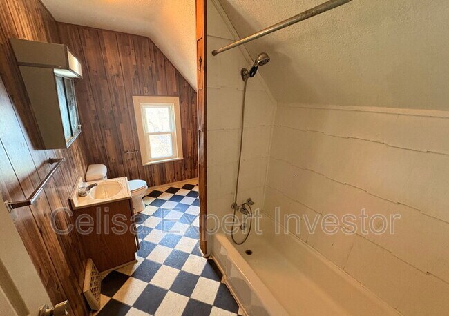 Foto del edificio - 814 Grace Ave