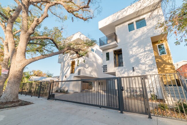 Foto del edificio - Two Bedroom Town Home-style Like Near NoHo Arts District