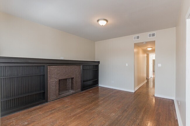Building Photo - 1457 S Springfield Ave
