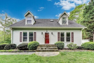Building Photo - 7726 Seven Locks Rd