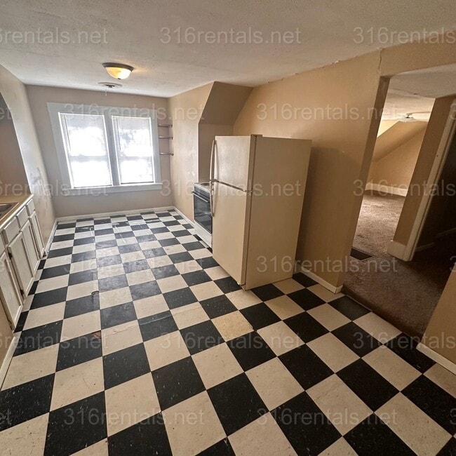 Foto del edificio - $695 - 1 bed 1 bath - Multi Family Home
