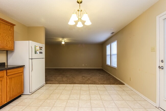 Building Photo - 2155 Summer Breeze Way