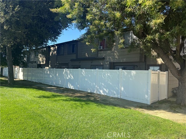 Foto del edificio - 1175 E 9th St