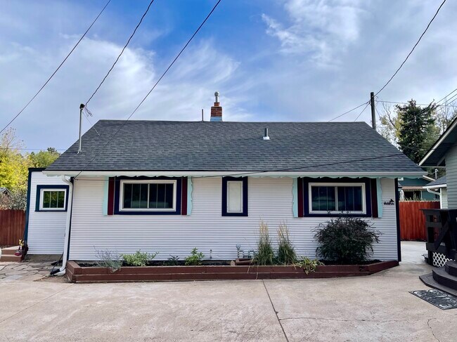 Foto del edificio - 2-12 Wolfe Ave