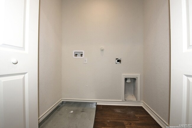 Building Photo - 2310 Tulipwood Cv