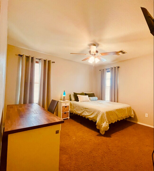 Foto del edificio - 11136 East Starkey Avenue