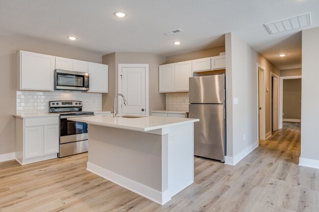 Building Photo - Edgewater Villas- Molly Plan