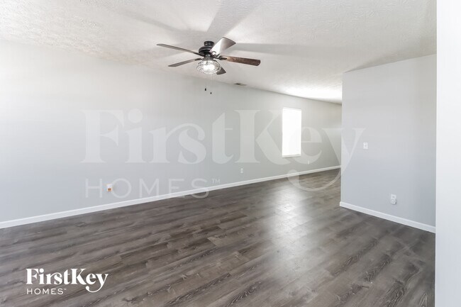 Foto del edificio - 421 Martin Ave