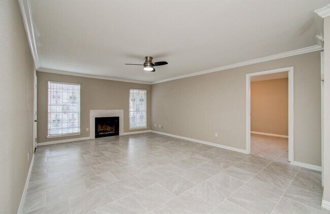 Building Photo - 7400 Bellerive Dr