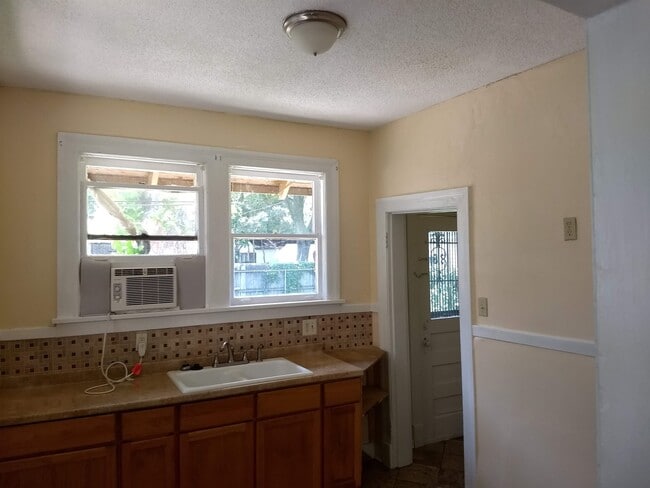 Foto del edificio - 785 East St