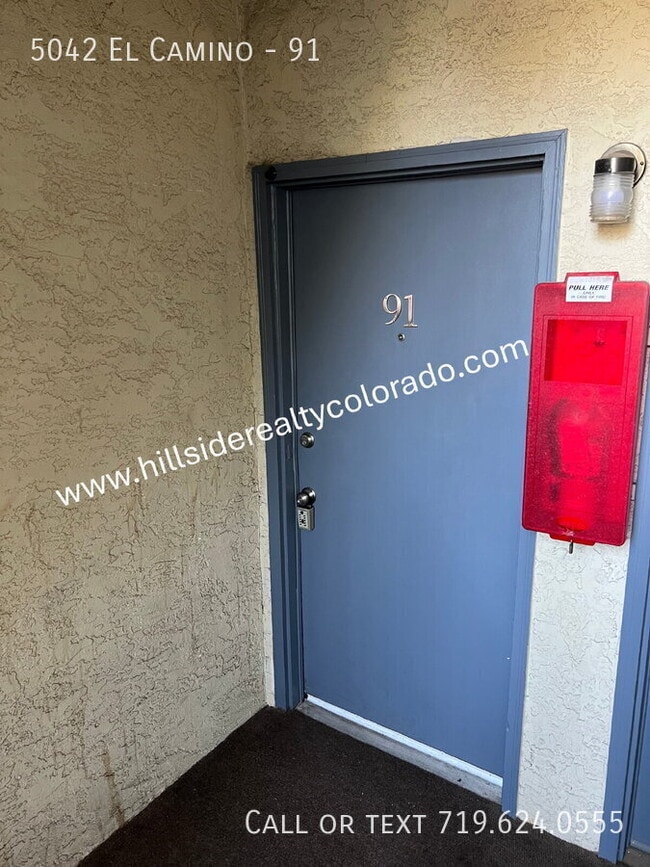 Building Photo - 5042 El Camino Dr