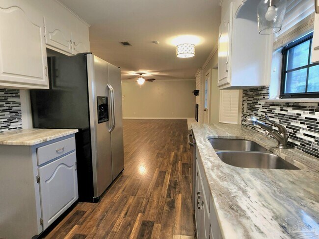 Foto del edificio - 201 S 73rd Ave