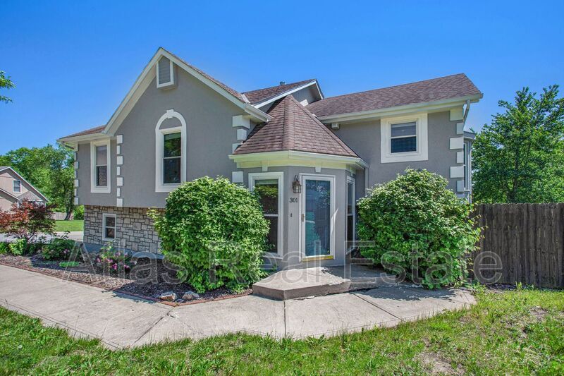 Primary Photo - 301 Berkshire Dr