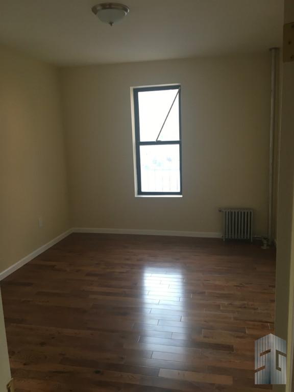 Primary Photo - 1745 Eastburn Ave