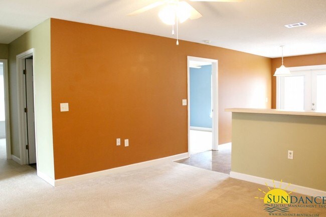 Building Photo - 4700 Bobolink Way
