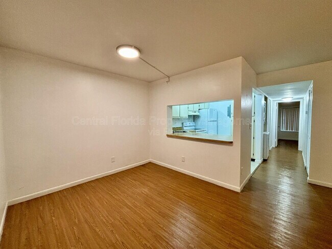 Foto del edificio - 8211 Sun Spring Cir