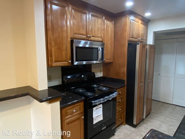Building Photo - 2 br, 2 bath House - 11519 Fury Ln Unit 70