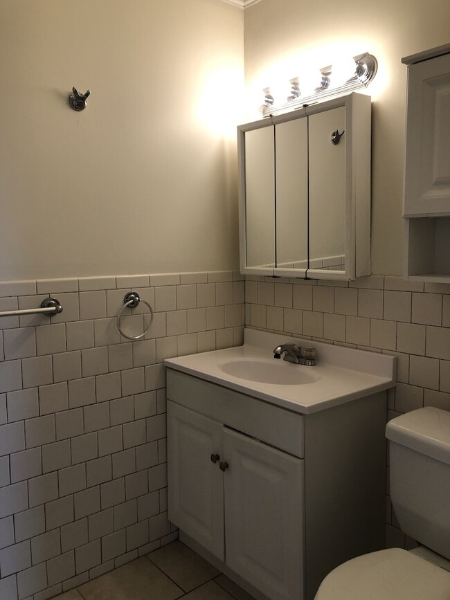 Tile Bathroom with tub - 1725 Hoffnagle St