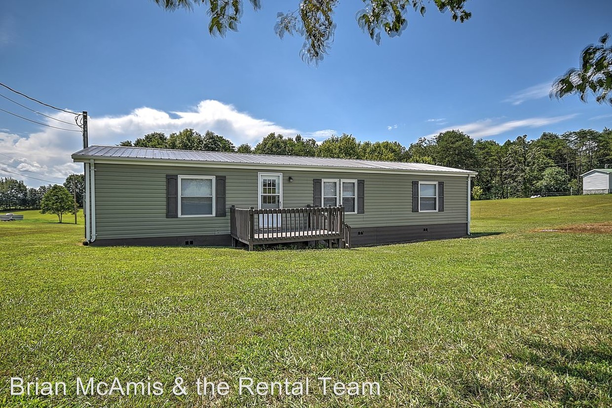 Primary Photo - 3 br, 2 bath House - 585 Oak Hills Rd